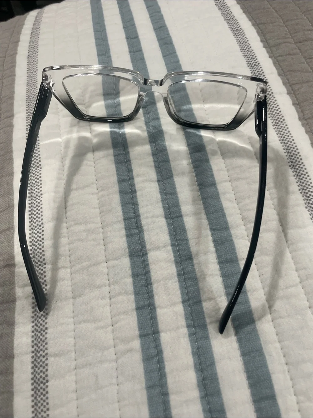 Clear-to-Black Oversized Cat-Eye Glasses +3.00